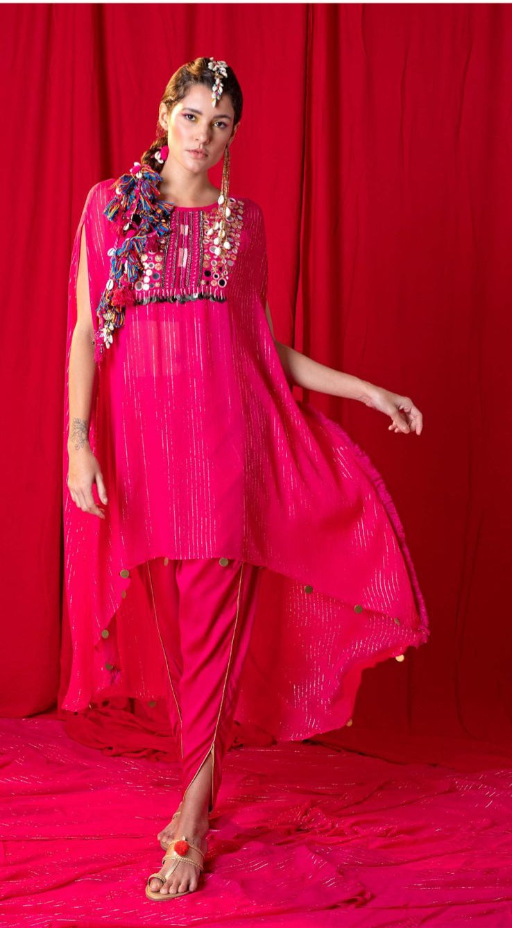 Image of This RANI PINK KIMONO TUNIC TWIN SET is a classic for any wardrobe. It features beautiful metallic and mirror embroidery combined with a tulip pants for a perfect look. Ideal for any occasion, this set is sure to turn heads.  From savoirfashions.com