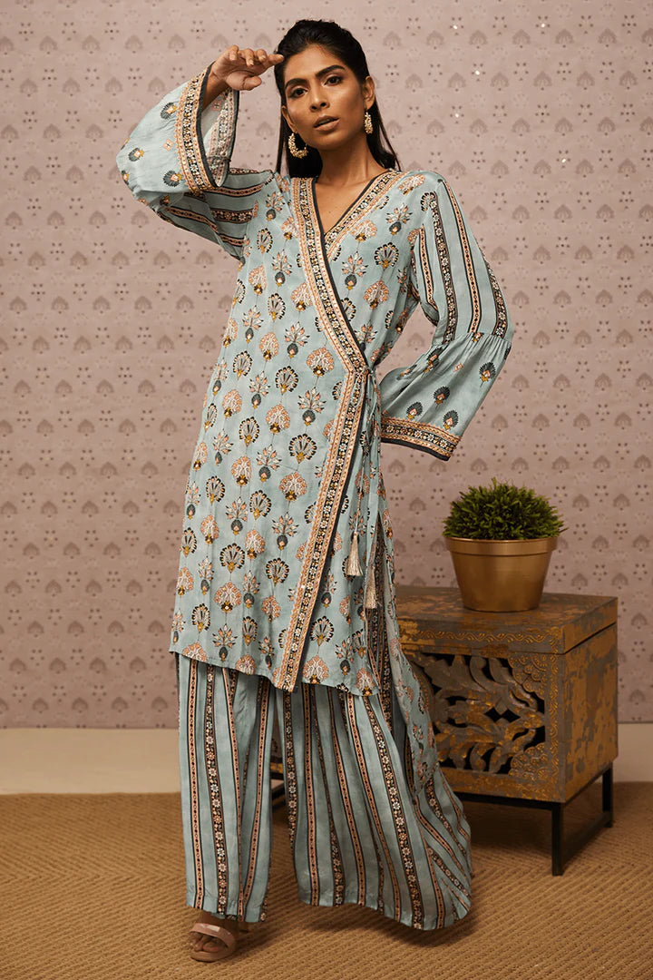Image of This SAROUK EMBROIDERED ANGARKHA SET is exquisitely crafted with intricate detailing over a lightweight fabric. The beautiful embroidery is sure to make you stand out in any occasion. This set features a long angarkha with intricate embroidery over a subtle dupatta. Perfect for both formal and informal gatherings!  From savoirfashions.com