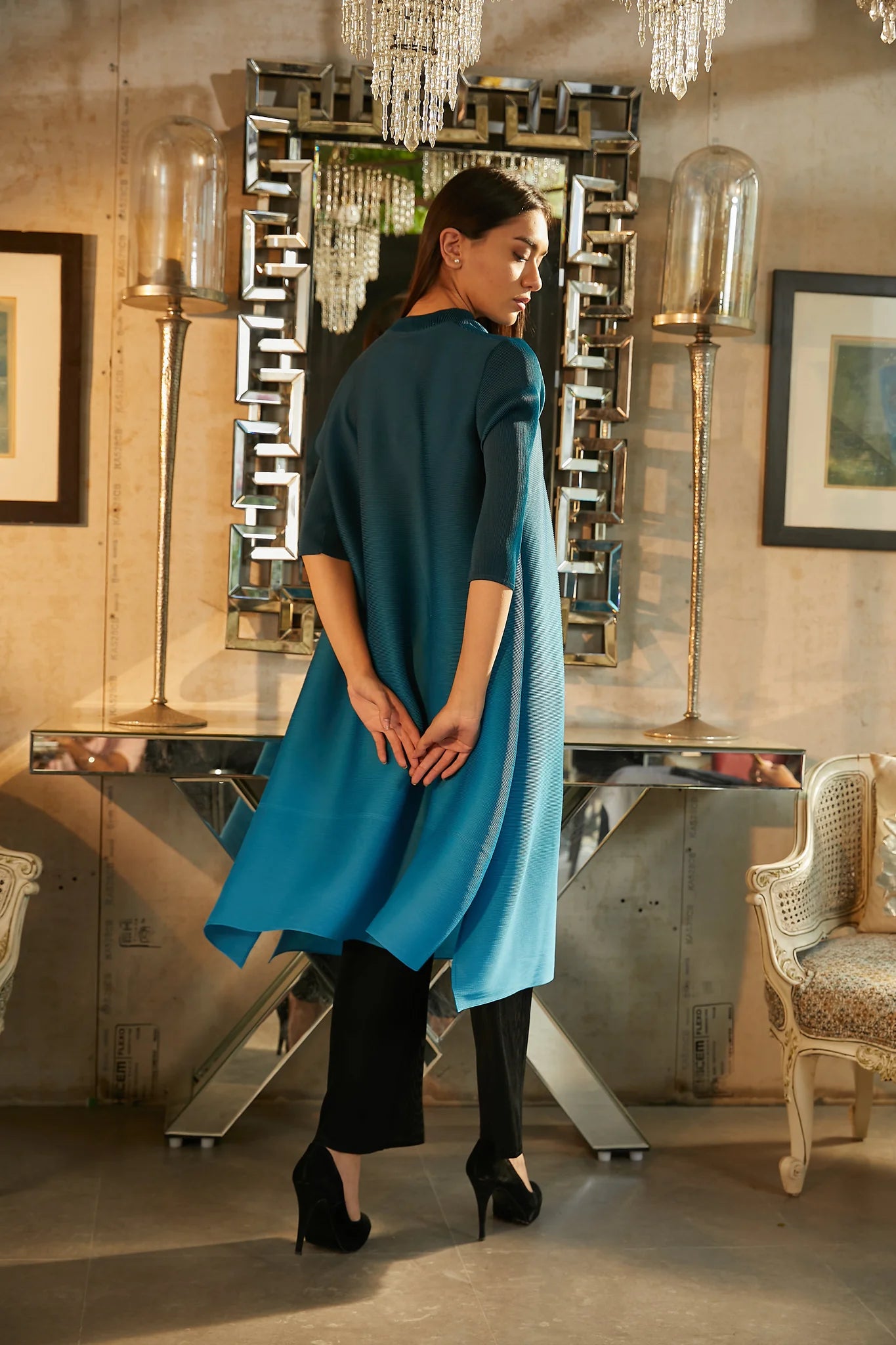 Image of This OMBRE TACY TASSEL TUNIC SET is the perfect blend of fashion and comfort! Crafted of lovely teal fabric, this two-piece set is sure to make a statement. Transform your style with this flattering and fun outfit - perfect for a day out or lounging around in style! From savoirfashions.com